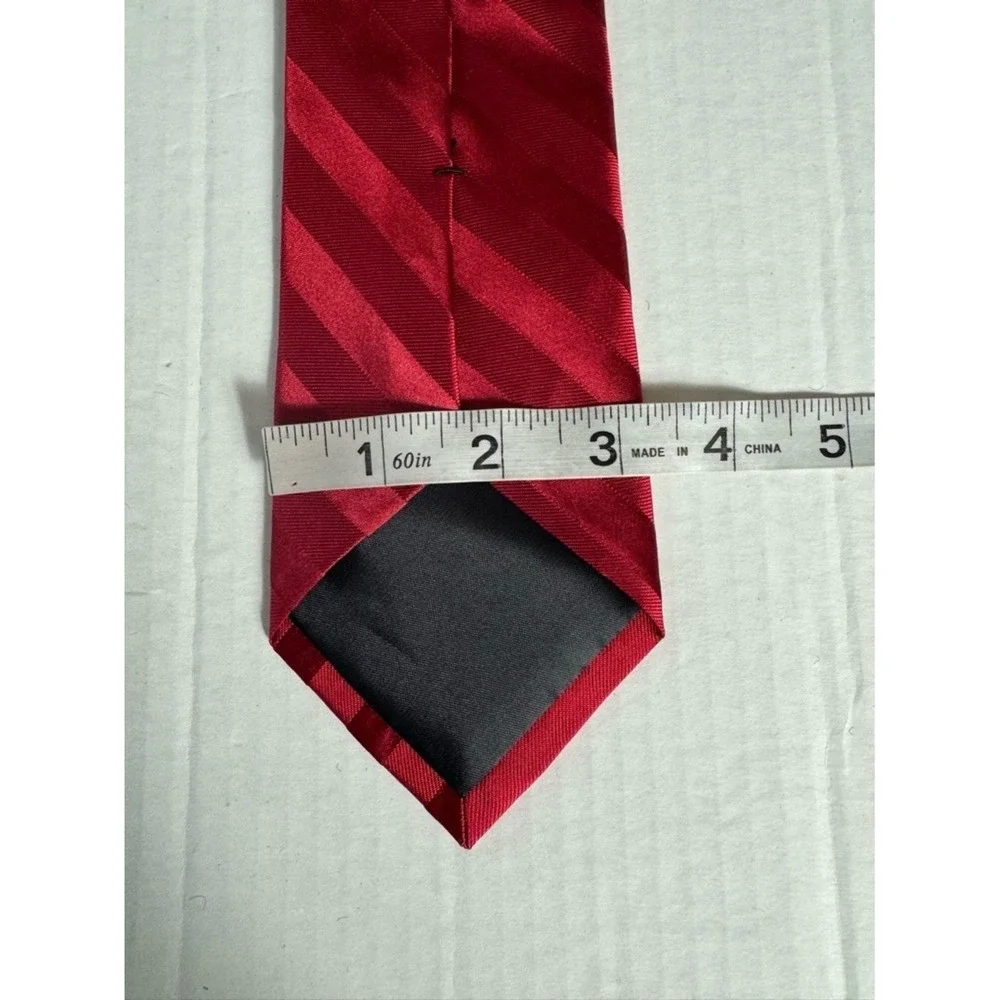 Croft & Barrow Mens Silk Tie Red‎ Striped Quiet Luxury Old Money Retro Preppy